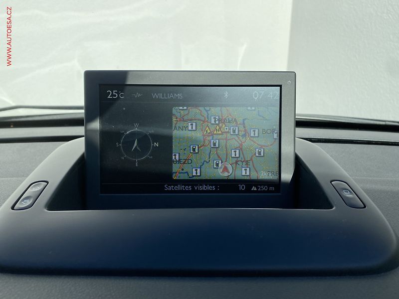 Peugeot 3008 (2016) 1.6 HDi, Allure, AT, panor - fotka 16 z 18