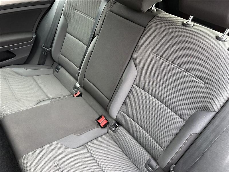 Volkswagen Golf VII 1.6 TDI Comfortline - fotka 11 z 12