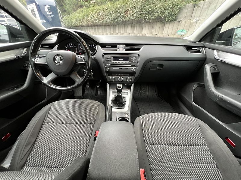 Škoda Octavia 2.0 TDi 110 kW SERVISKA - fotka 10 z 17