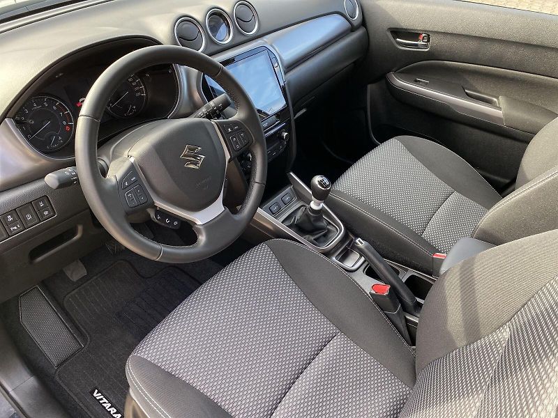Suzuki Vitara (2024) 1.4 BoosterJet Premium - fotka 6 z 28