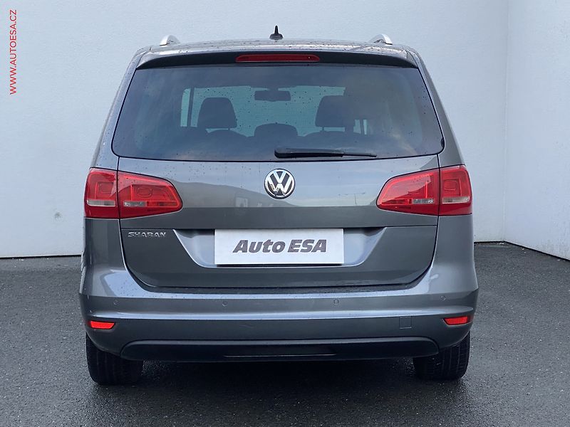 Volkswagen Sharan (2011) 2.0 TDi, Highline, navi - fotka 5 z 20