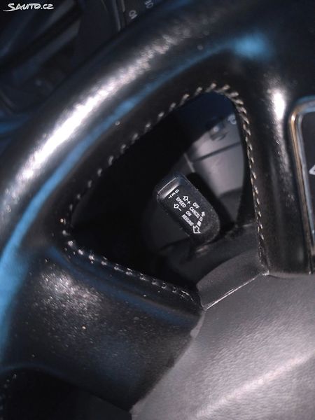 Audi A4 KRÁSNÁ,130KM,SERVISKA,1MAJITEL - fotka 17 z 24