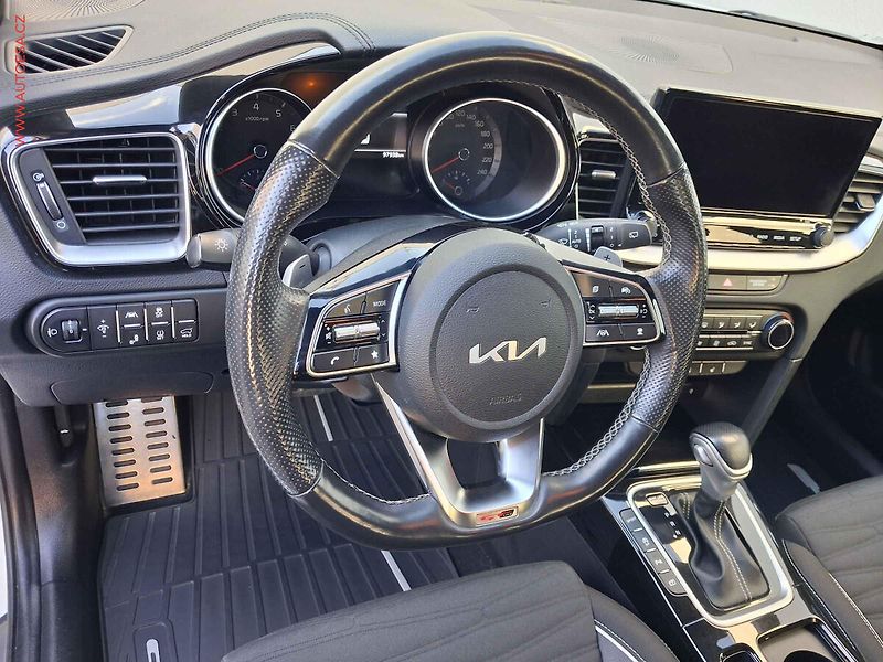 Kia Ceed (2023) 1.5 T-GDi, 2.maj,ČR, GT-line - fotka 13 z 19