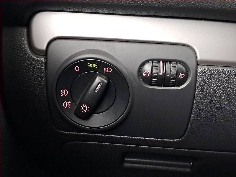 Volkswagen Golf (2011) 1.6 TDI, Tempomat - fotka 16 z 16