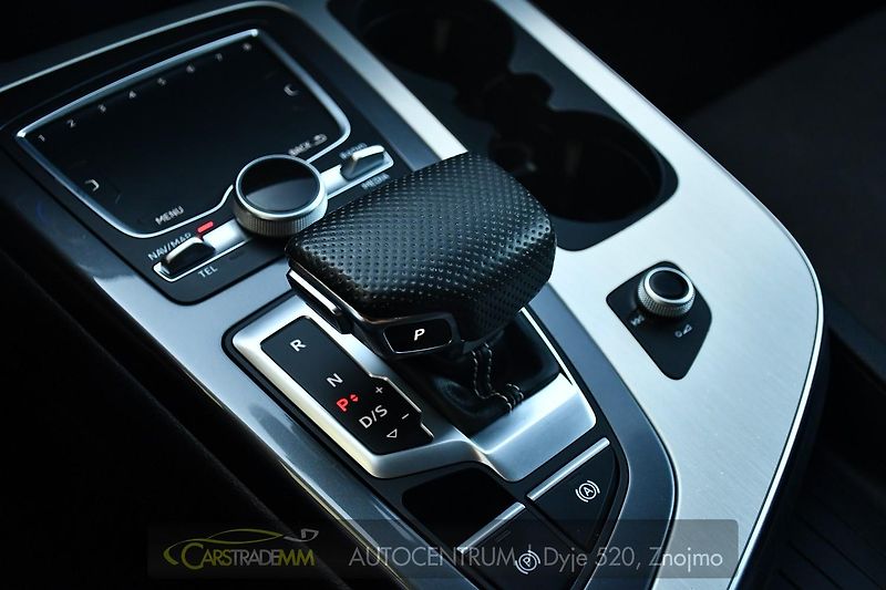 Audi Q7 3.0TDi 200kW Q. S-LINE VZDUCH  - fotka 30 z 48