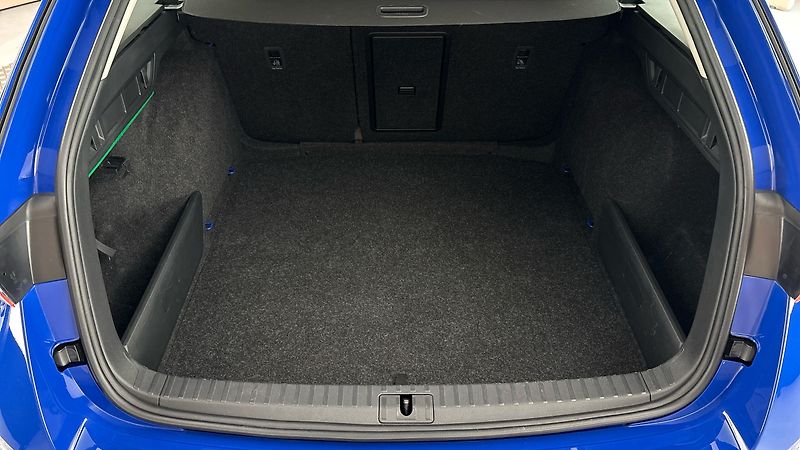 Škoda Octavia 2.0 TDI Ambition Combi - fotka 17 z 27