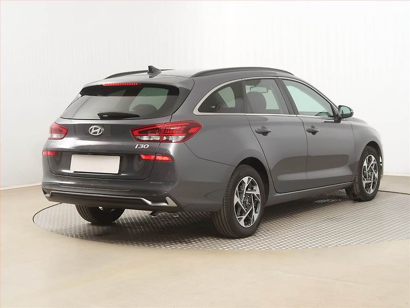 Hyundai i30 (2025) 1.0 T-GDI, Style - fotka 5 z 16