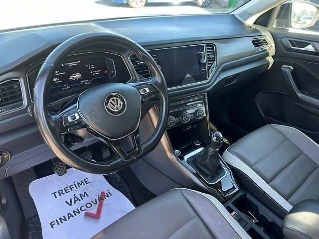 Volkswagen T-Roc 1,6TDi Bohatá výbava rezervace - fotka 25 z 59