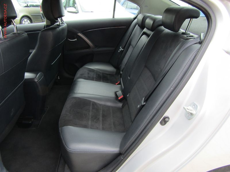 Toyota Avensis (2013) 2.2D, ČR, Navi - fotka 10 z 20