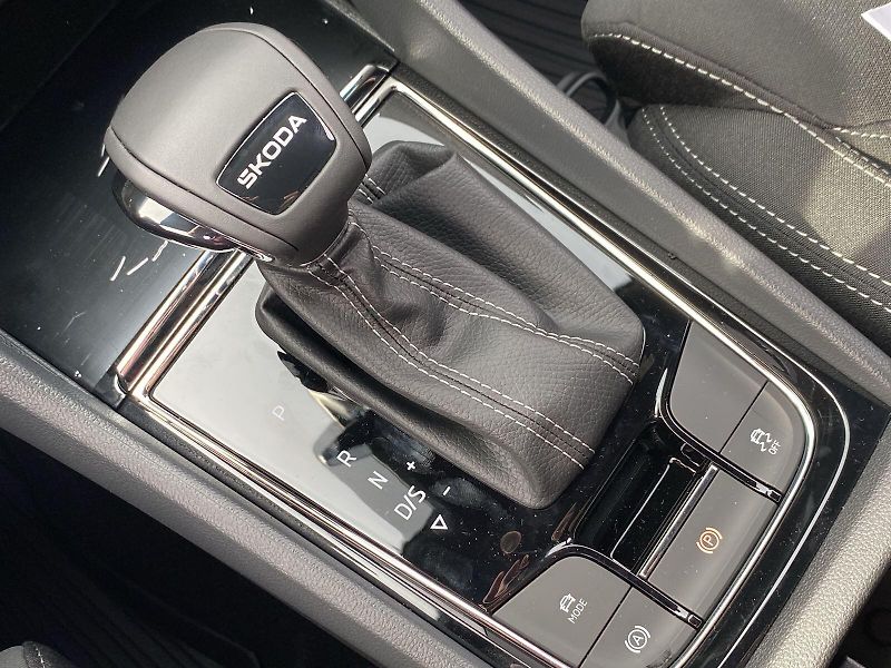 Škoda Karoq (2026) 1,5 TSI 110 kW DSG Sportline - fotka 6 z 32