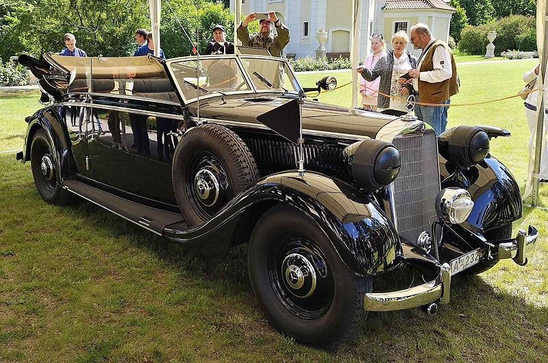 Při akce s názvem Athropoid a odboj v Praze 8, před Kulturním domem Ládví, bude představen vůz Mercedes-Benz, v kterém jel protektor Heydrich, když na něj byl spáchán 27. května 1942 atentát.