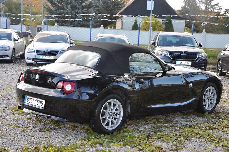 BMW Z4 2.0i 110kW - fotka 7 z 13
