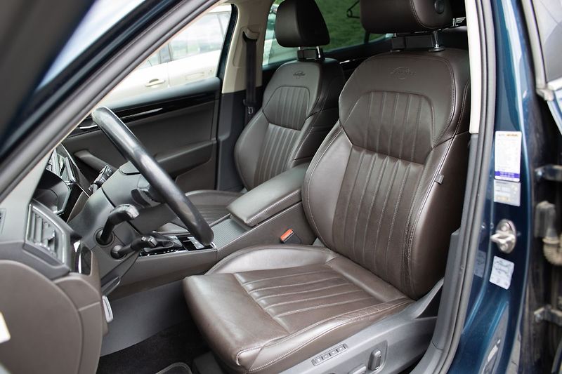 Škoda Superb Laurin & Klement, nové rozvody - fotka 15 z 46