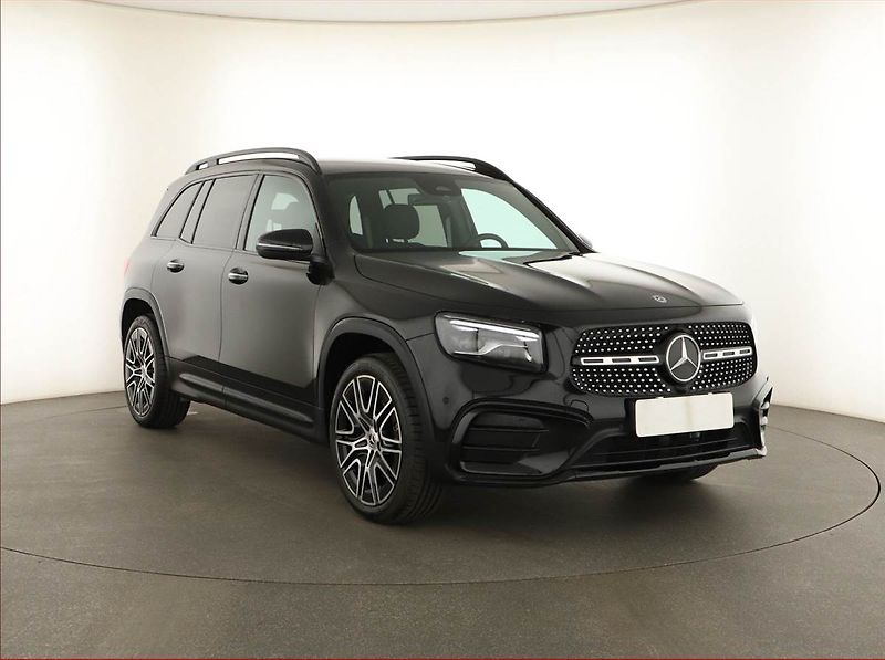 Mercedes-Benz GLB (2026) 200, AMG Line, Navigace - fotografie inzerátu