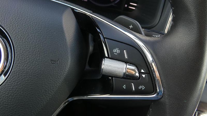 Škoda Karoq 1,5 TSI DSG Style - fotka 13 z 24