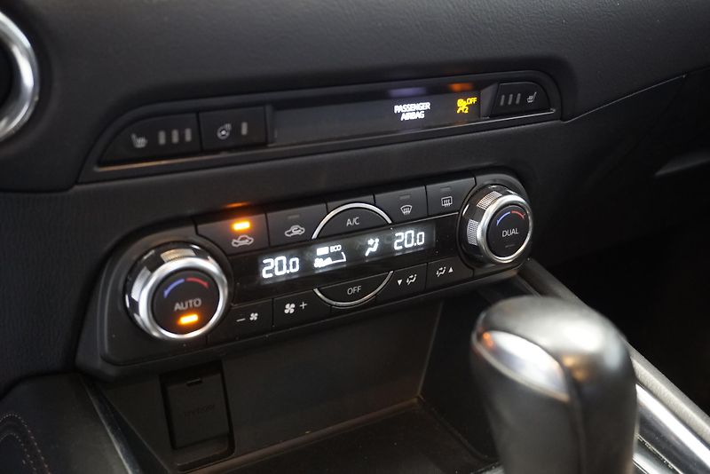 Mazda CX-5 2,2 SKYACTIV-D OPTIMUM 4WD AUT - fotka 23 z 32