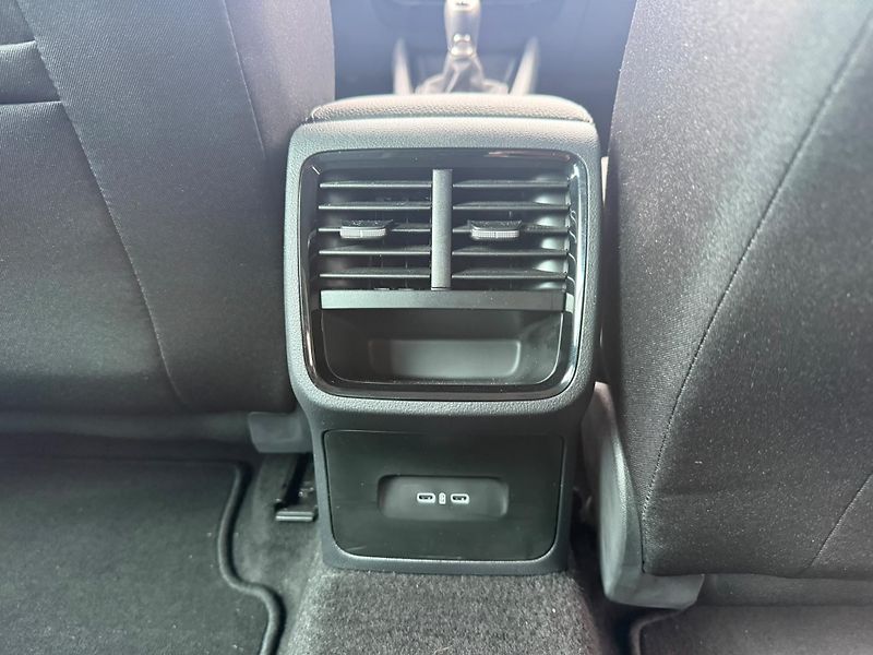 Škoda Octavia Selection 1.5 TSI 85 kW Combi - fotka 23 z 26