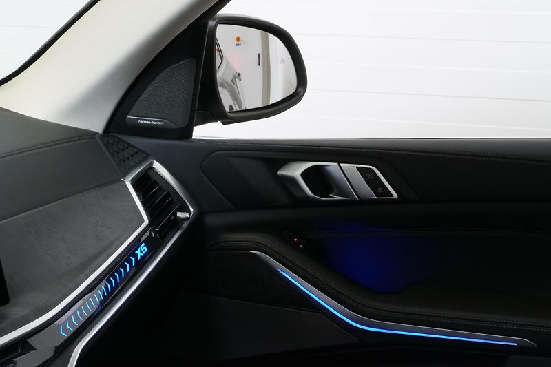 BMW X5 Xdrive30d,ČR,DPH,360,HUD,ACC - fotka 15 z 39