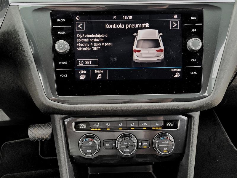 Volkswagen Tiguan Allspace 1,5 Tsi,dsg,navi,klima,výhřev - fotka 28 z 48