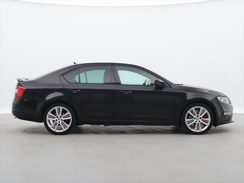 Škoda Octavia 2,0 TDI 135kW RS Xenon Navi - fotka 8 z 30