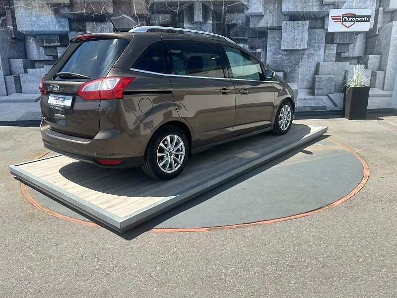 Ford Grand C-MAX (2016) 2.0TDCi, 110KW, TITANIUM - fotka 6 z 23