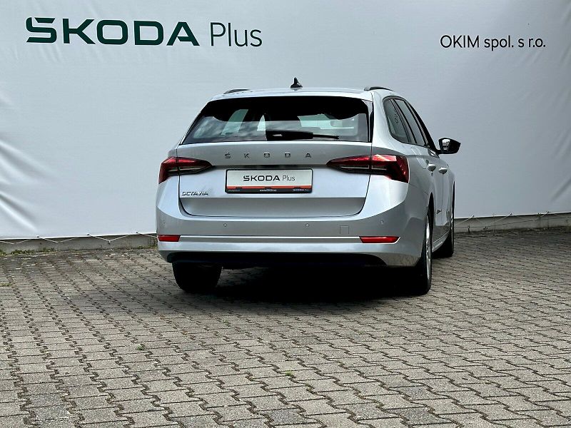 Škoda Octavia (2023) 2.0 TDI 85kW Ambition Combi - fotka 2 z 21