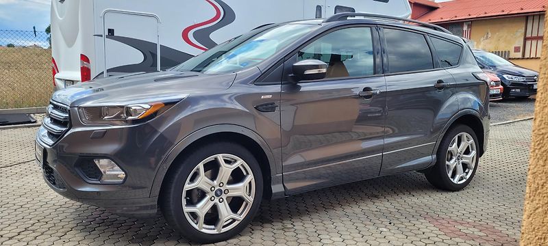 Ford Kuga (2016) 1,5 110kW ST-Line Bi-Xenony - fotka 8 z 45