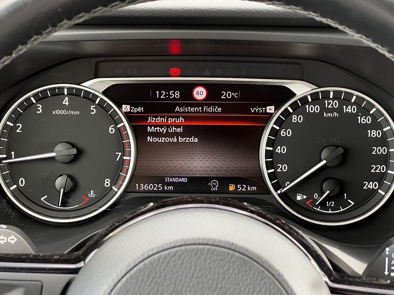 Nissan Qashqai 1.3T 103kW ACC Panorama DPH - fotka 9 z 20
