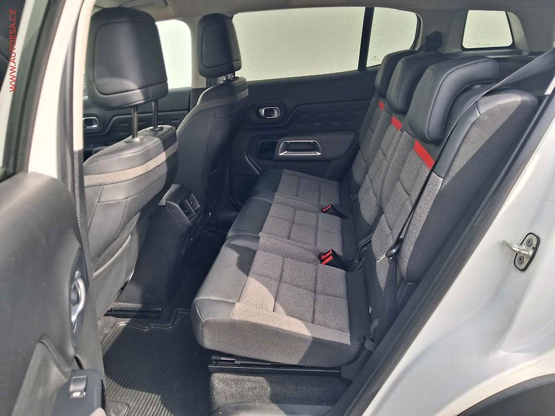 Citroën C5 Aircross (2019) 1.2 PT, Feel, navi, kamera - fotka 10 z 17