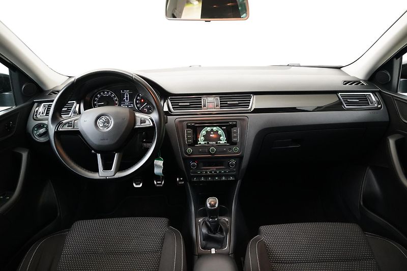 Škoda Rapid - fotka 5 z 25