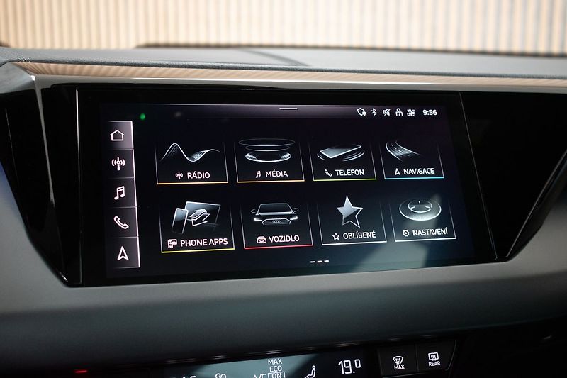 Audi e-tron 93kWh QUATTRO*B&O*AIR*ACC*DPH* - fotka 31 z 50