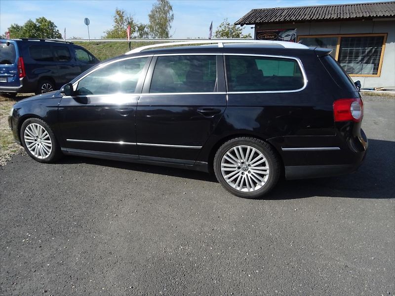 Volkswagen Passat 3,2 i 184 kW 4x4 - fotka 4 z 20