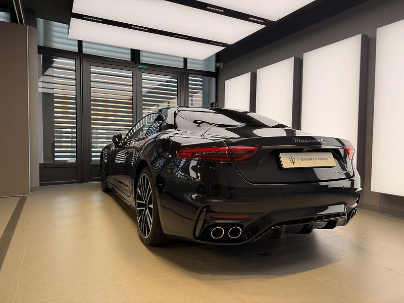 Maserati GranTurismo (2023) Trofeo 550 HP - fotka 6 z 18