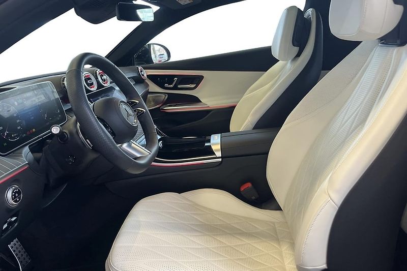 Mercedes-Benz CLE 300 4M AMG Pano HuD Burm Venti - fotka 14 z 21