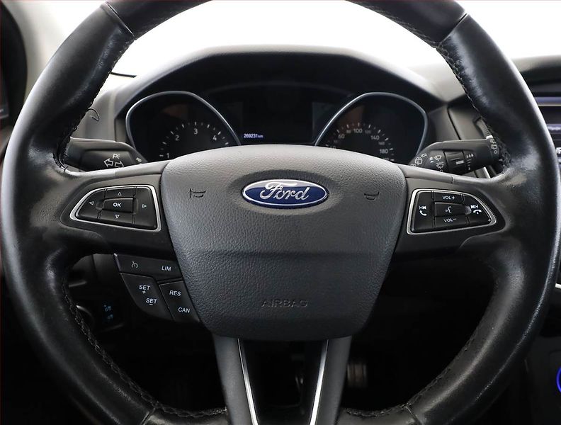 Ford Focus (2016) 2.0 TDCi, Serv.kniha, Navi - fotka 8 z 18