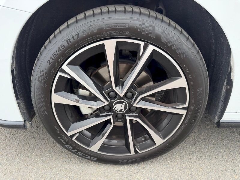 Škoda Fabia (2025) 1.0 TSI 85kW DSG Monte Carlo - fotka 35 z 35