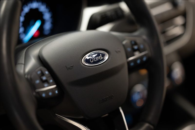 Ford Focus 1,5 TDCi NAVI VÝHŘEV VOLANTU - fotka 8 z 23