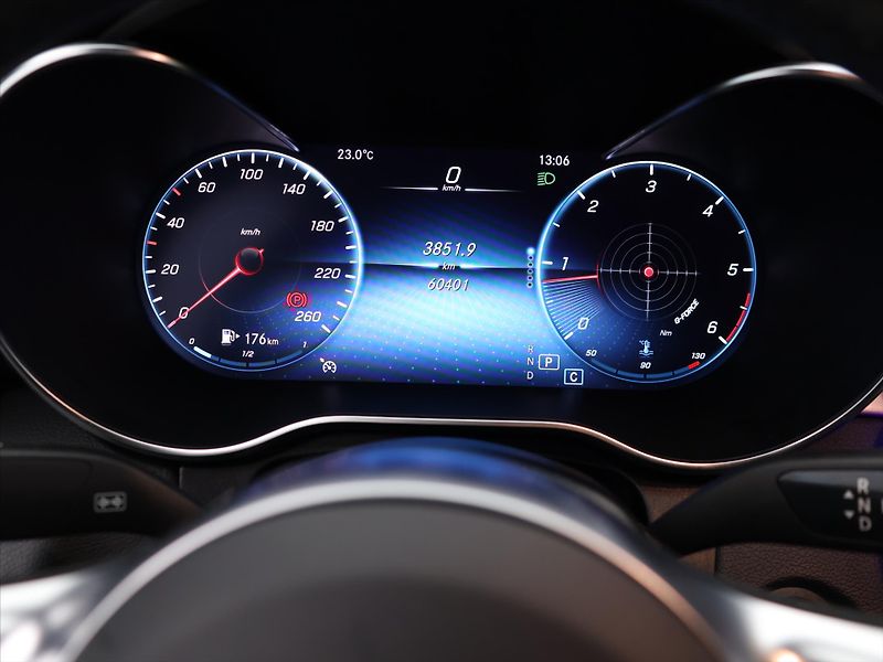 Mercedes-Benz Třídy C 2.0 300d 180kW 4Matic CZ DPH - fotka 15 z 29