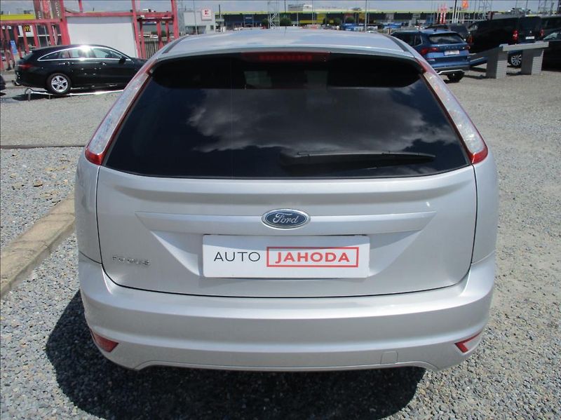 Ford Focus 1,6 i, klima, serv. kniha, - fotka 6 z 33
