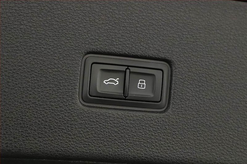 Audi Q8 (2021) 50 TDI - fotka 21 z 21