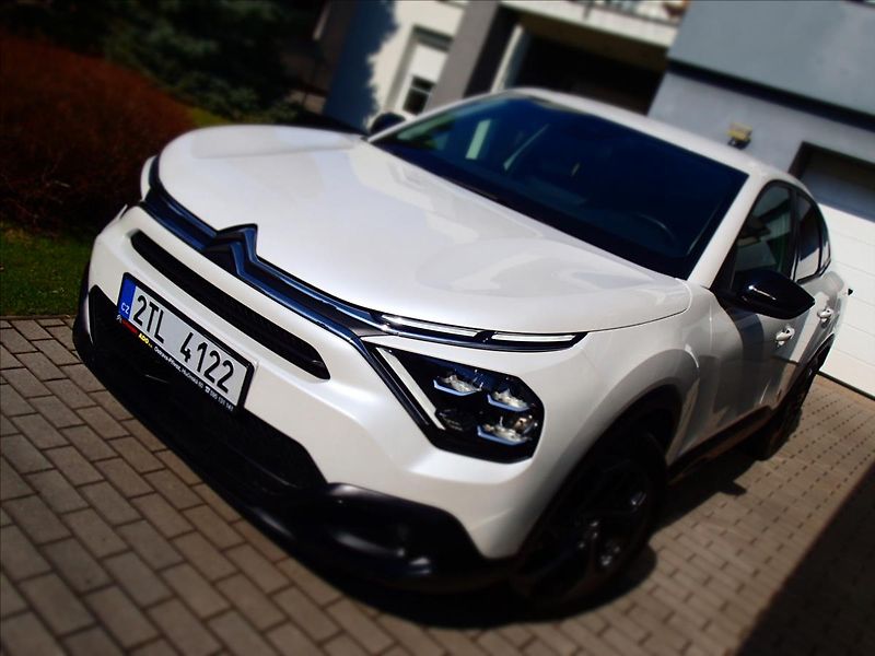 Citroën C4 1,2 1. Majitel, ČR, DPH - fotka 1 z 50