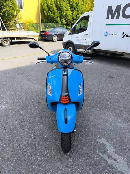 Vespa GTS 125 Super (2025) Sport Blu Eclettico E5+ - fotka 2 z 12