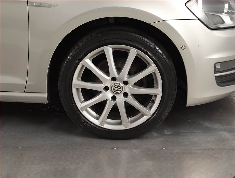Volkswagen Golf (2015) 2.0 TDI, Navi, Park. senzory - fotka 14 z 19