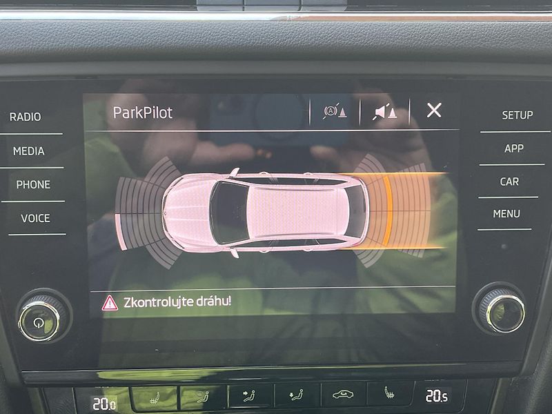 Volkswagen Passat (2021) VARIANT 4MOTION 2,0TDi 140kW - fotka 13 z 25