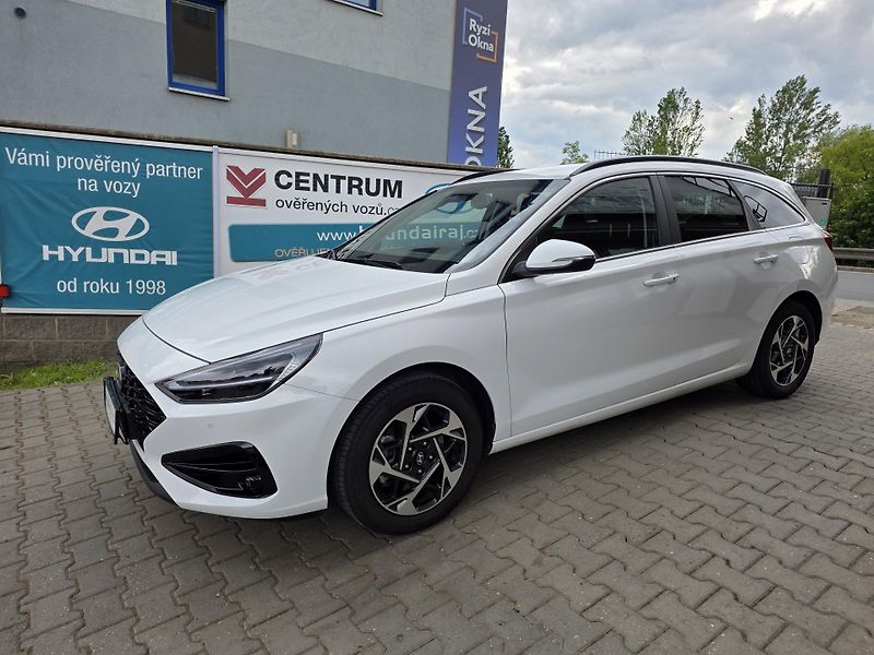 Hyundai i30 1.5-1.MAJITEL-NAVI-KAMERA - fotka 5 z 26