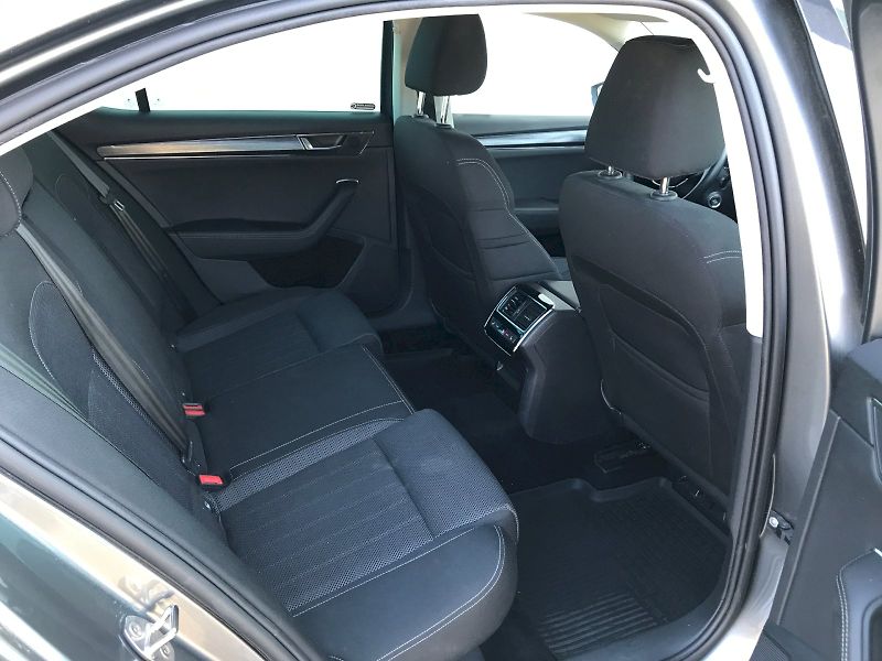 Škoda Superb (2022) GRT STY TD 147/2.0 A7F - fotka 15 z 28