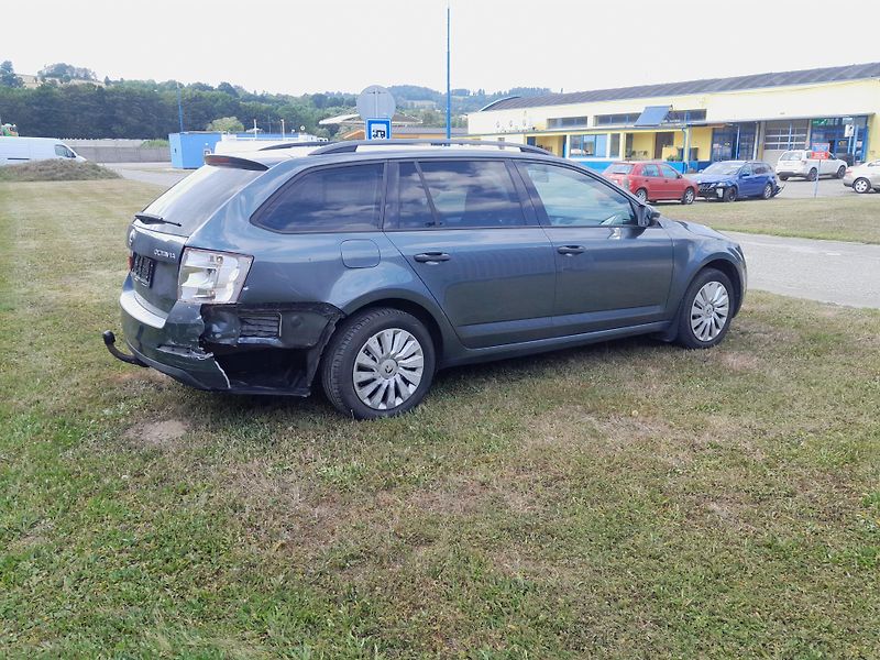 Škoda Octavia (2016) 1,2 TSI Serviska 2x klíč - fotka 4 z 17