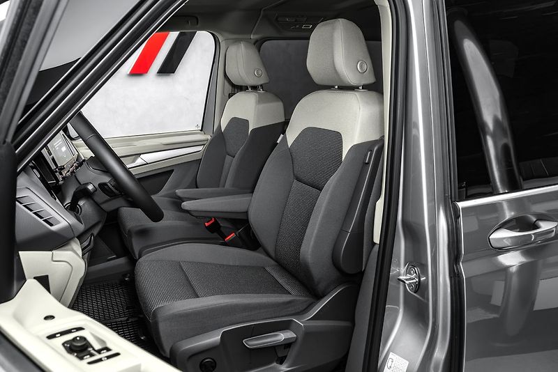 Volkswagen Multivan T7 2,0TDI DSG  Long 8míst - fotka 14 z 19