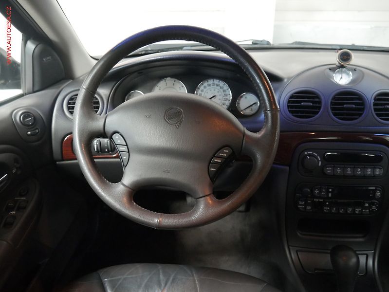 Chrysler 300C (1999) 3.5LV6, 2.maj,ČR, AT, tempo - fotka 13 z 21