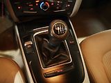 Audi A4 (2009) 2.0 TDi, 1.maj, AC, park - náhled 16